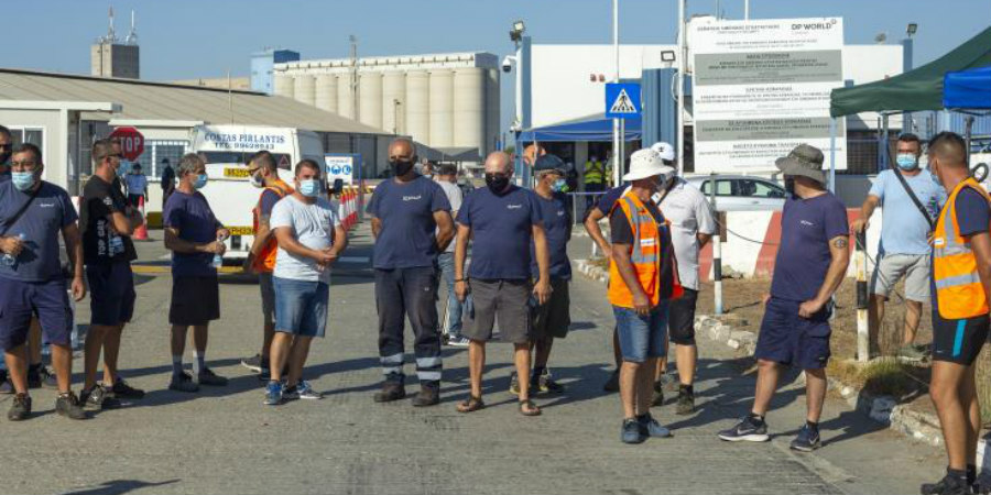 Δεν πάνε Λευκωσία οι απεργοί στο λιμάνι, αναμένουν τον ΓΔ Υπουργείου Μεταφορών